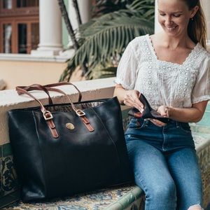 LAND | CLEOPATRA SHOPPER Tote | Black Vaqueta Leather